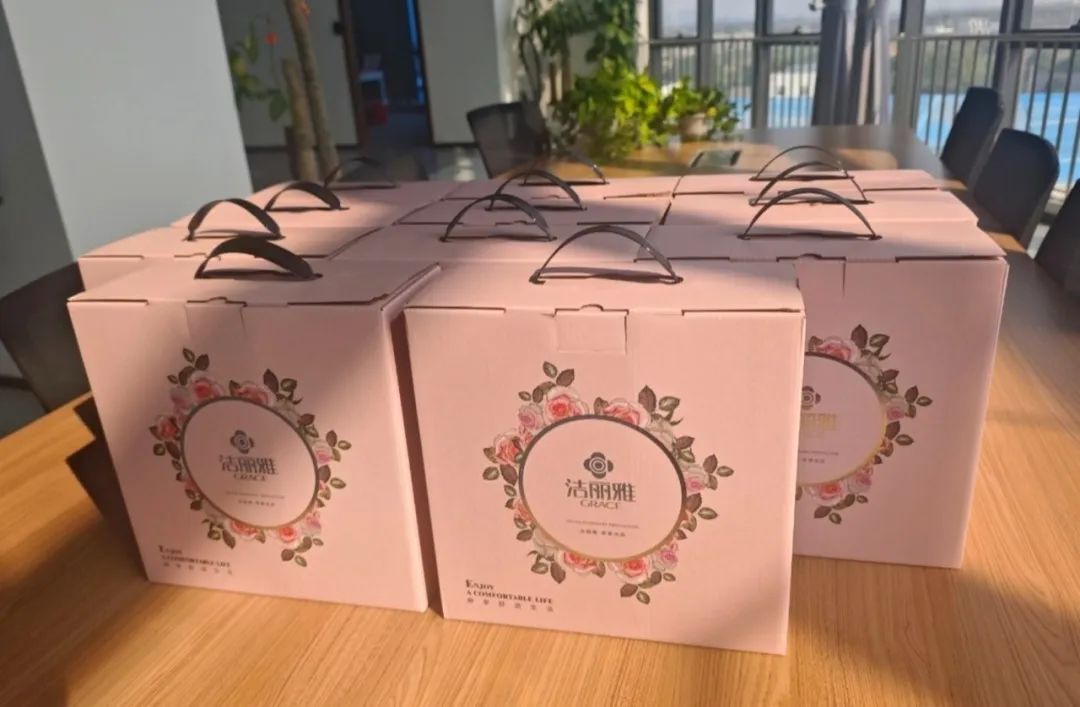 智造绽芳华 | 万事娱乐祝所有女性节日快乐！