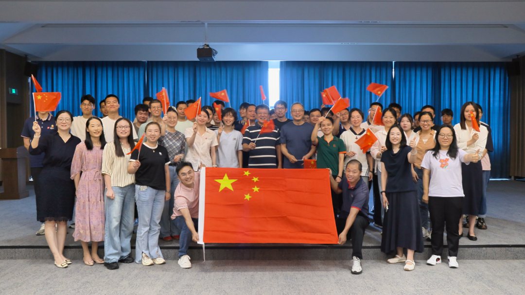愿以吾辈之青春 捍卫盛世之中华 | 万事娱乐组织观看九三阅兵仪式